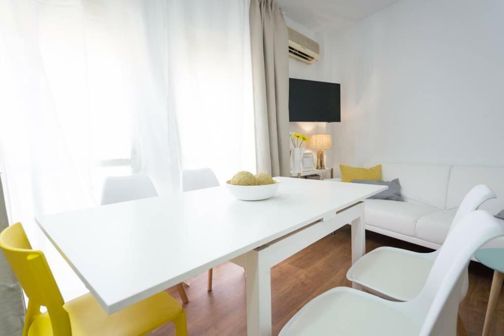 Lyrioshomes Malaga Cervantes 外观 照片