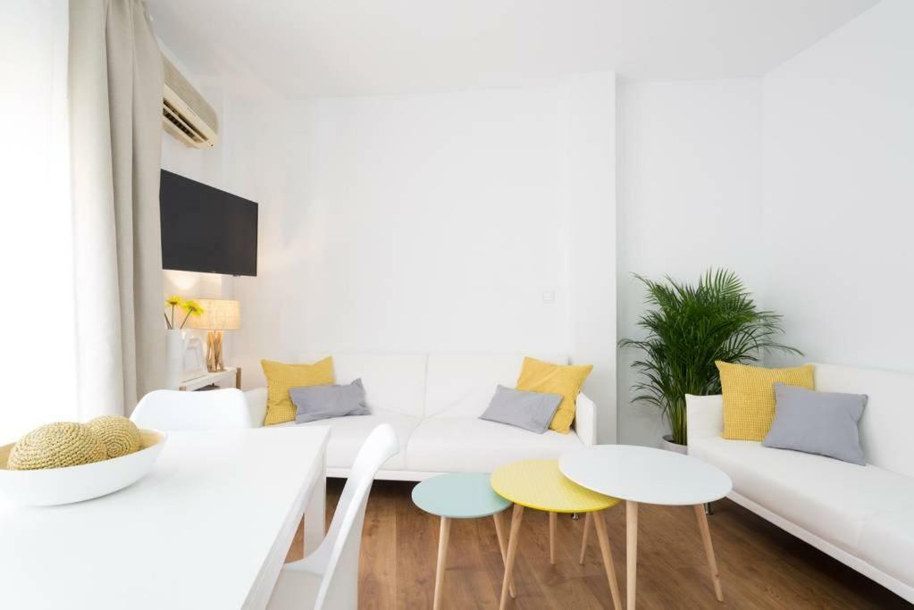 Lyrioshomes Malaga Cervantes 外观 照片